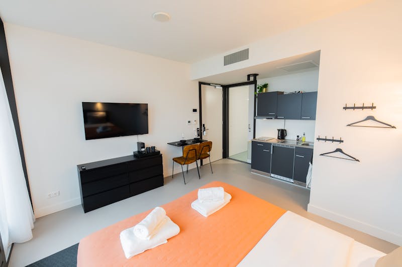 Brede Hilledijk, Rotterdam 4