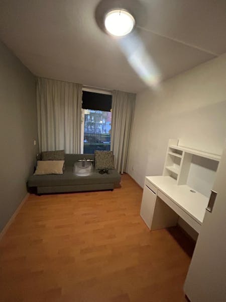 Zuster Hennekeplein, Rotterdam 8