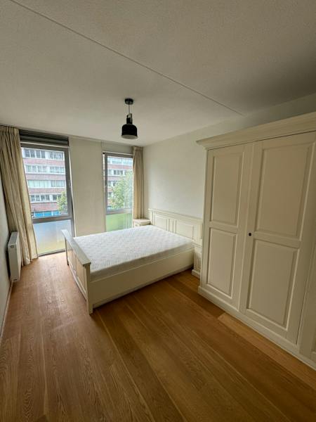 Pieter Calandlaan, Amsterdam 8